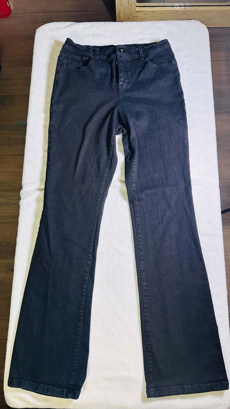 Style & Co. Tummy Control Bootcut Jeans Size 8 Black Wash